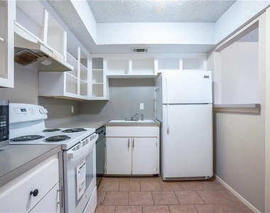 9104 Quail Creek Dr - Photo Thumbnail 13