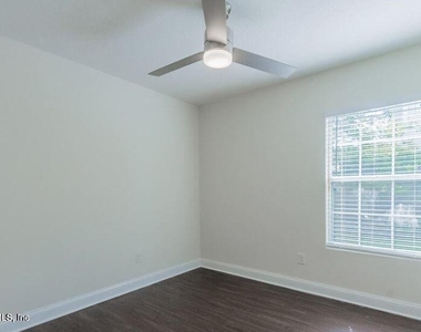 128 Terracina Drive - Photo Thumbnail 16