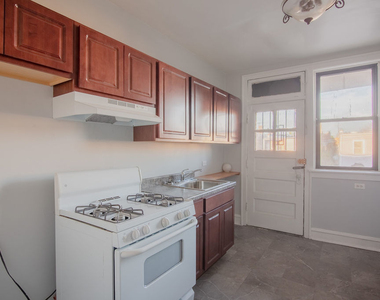 8229 S Vernon Avenue - Photo Thumbnail 3