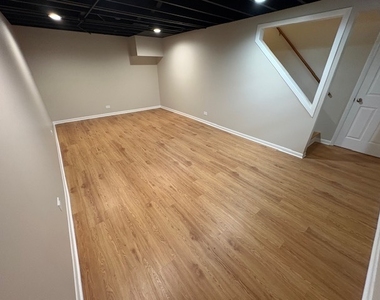 975 N York Street - Photo Thumbnail 15