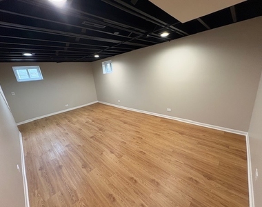 975 N York Street - Photo Thumbnail 16
