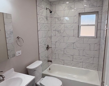 975 N York Street - Photo Thumbnail 10