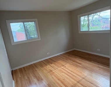 975 N York Street - Photo Thumbnail 8