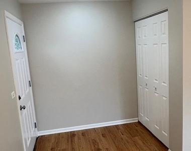 975 N York Street - Photo Thumbnail 3