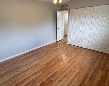 975 N York Street - Photo Thumbnail 11