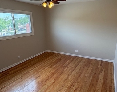 975 N York Street - Photo Thumbnail 12