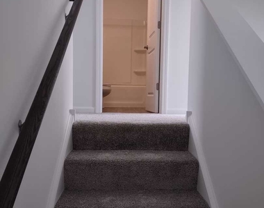 1039 Atterberg Road - Photo Thumbnail 3
