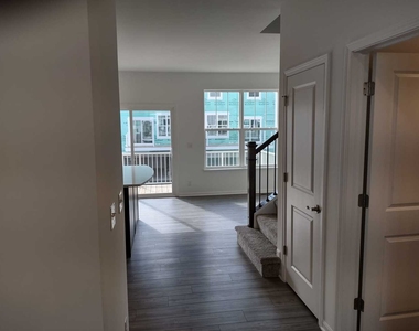1039 Atterberg Road - Photo Thumbnail 10