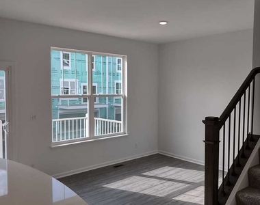 1039 Atterberg Road - Photo Thumbnail 14