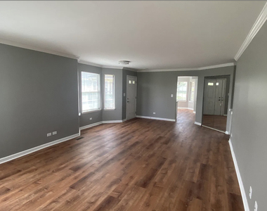 2111 Camden Lane - Photo Thumbnail 5
