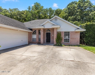 1722 Branch Vine Drive W - Photo Thumbnail 2