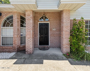 1722 Branch Vine Drive W - Photo Thumbnail 3