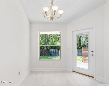 1722 Branch Vine Drive W - Photo Thumbnail 14