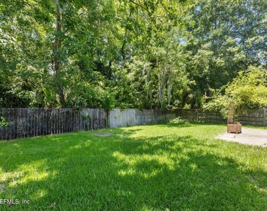 1722 Branch Vine Drive W - Photo Thumbnail 25