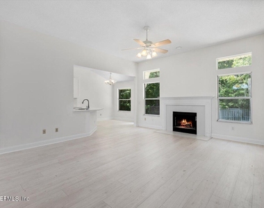 1722 Branch Vine Drive W - Photo Thumbnail 7