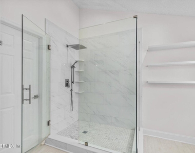 1722 Branch Vine Drive W - Photo Thumbnail 20
