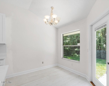 1722 Branch Vine Drive W - Photo Thumbnail 15