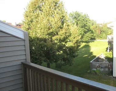995 S Pinetree Circle - Photo Thumbnail 4