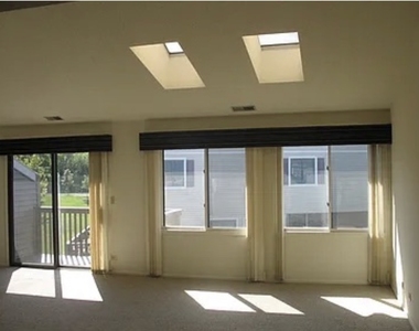 995 S Pinetree Circle - Photo Thumbnail 3