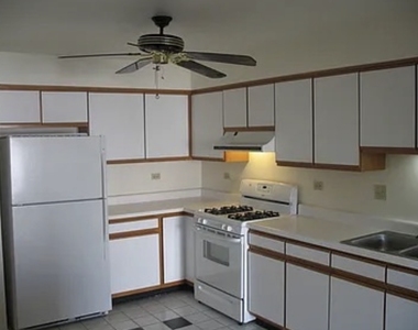 995 S Pinetree Circle - Photo Thumbnail 2
