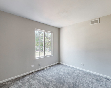 1860 Middlebury Drive - Photo Thumbnail 9
