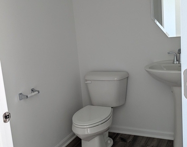 1085 Atterberg Road - Photo Thumbnail 13