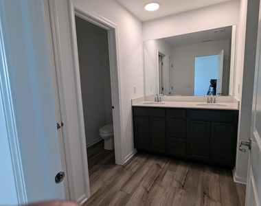 1085 Atterberg Road - Photo Thumbnail 8