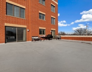 225 Main Street - Photo Thumbnail 24
