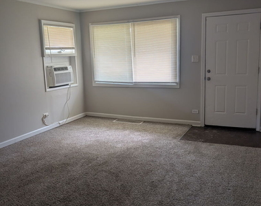 14610 Blackstone Avenue - Photo Thumbnail 7