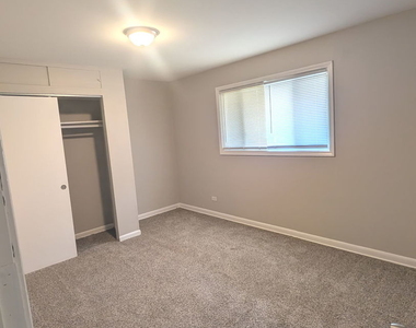 14610 Blackstone Avenue - Photo Thumbnail 8