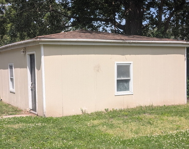 14610 Blackstone Avenue - Photo Thumbnail 1