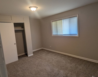 14610 Blackstone Avenue - Photo Thumbnail 4