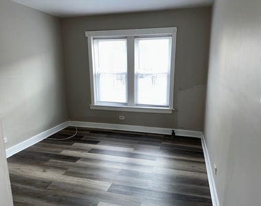 4054 W Dickens Avenue - Photo Thumbnail 6