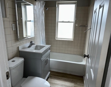4054 W Dickens Avenue - Photo Thumbnail 5
