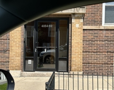 4054 W Dickens Avenue - Photo Thumbnail 1