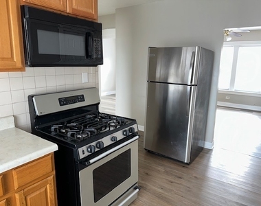 4054 W Dickens Avenue - Photo Thumbnail 4