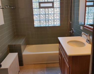 5720 S Kenwood Avenue - Photo Thumbnail 14