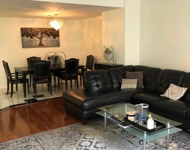 680 N Lake Shore Drive - Photo Thumbnail 4