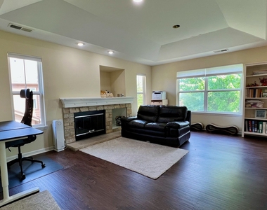 1923 Byman Lane - Photo Thumbnail 1