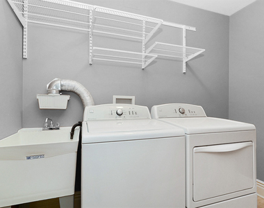 211 E Ohio Street - Photo Thumbnail 9