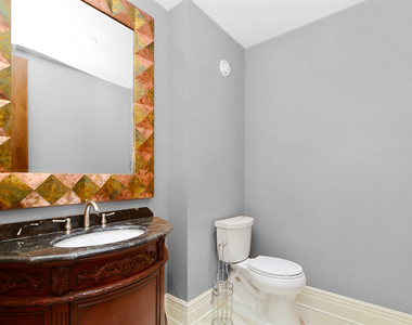 211 E Ohio Street - Photo Thumbnail 8