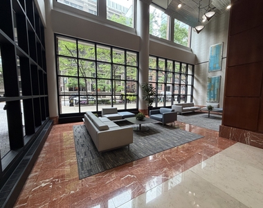 211 E Ohio Street - Photo Thumbnail 10
