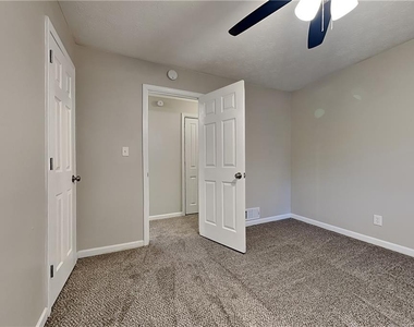 2755 Hickory Circle - Photo Thumbnail 8