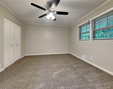 2755 Hickory Circle - Photo Thumbnail 9