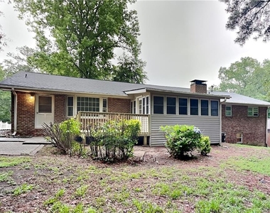 2755 Hickory Circle - Photo Thumbnail 16