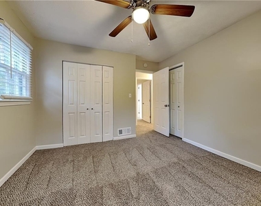 2755 Hickory Circle - Photo Thumbnail 7