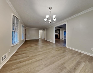 2755 Hickory Circle - Photo Thumbnail 6