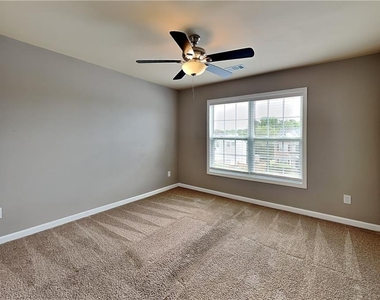 6430 Queensdale Drive - Photo Thumbnail 11