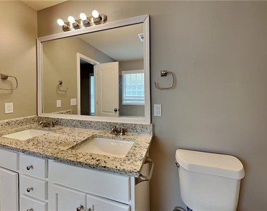 6430 Queensdale Drive - Photo Thumbnail 8
