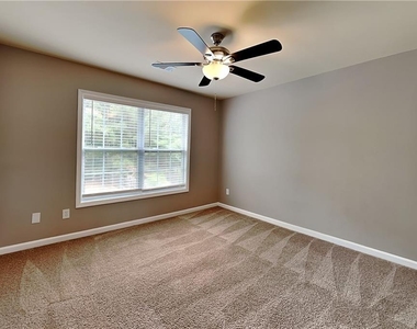 6430 Queensdale Drive - Photo Thumbnail 14